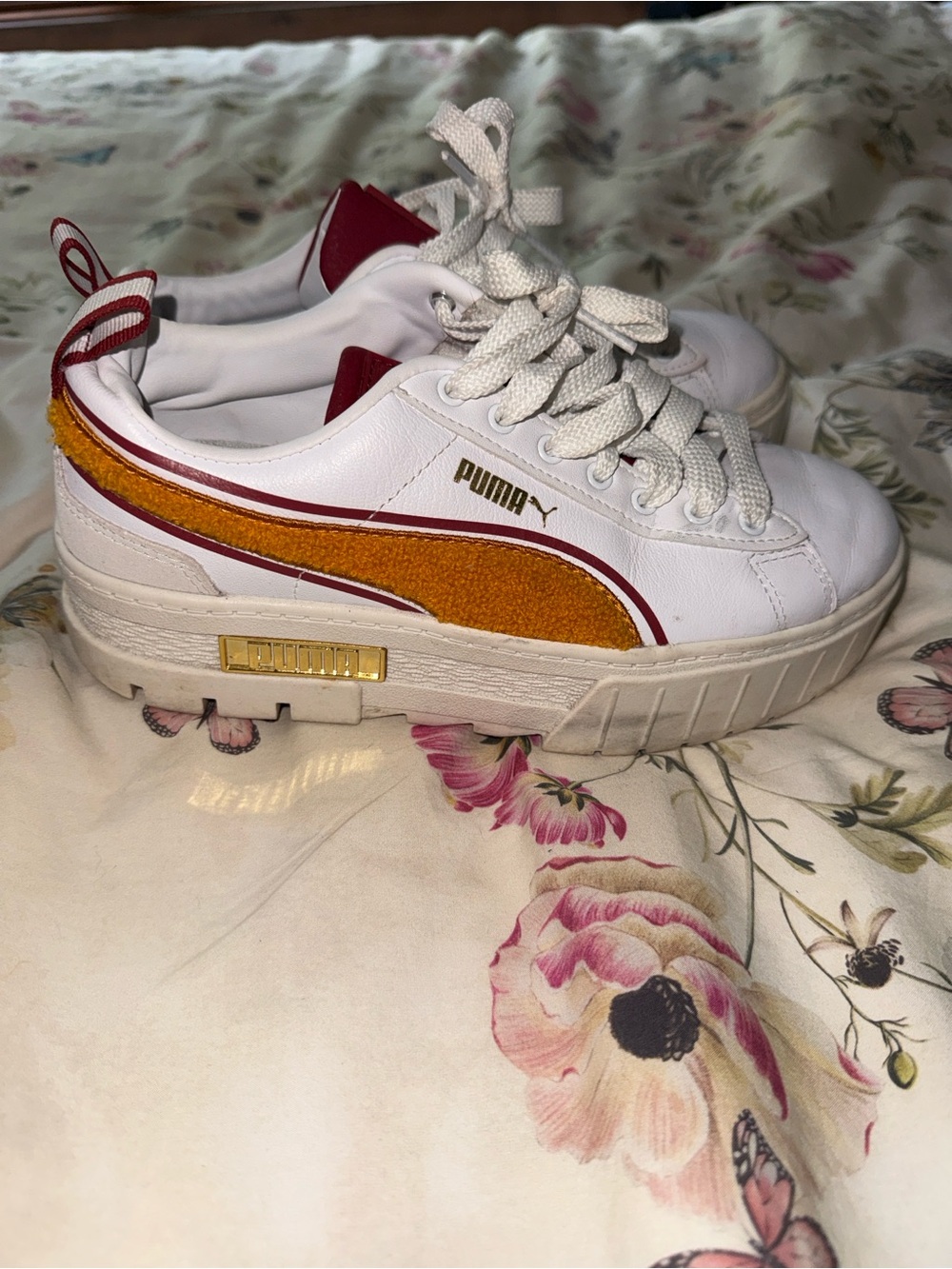Puma White platform Sneakers with Gold and Maroon Accents Womens 7